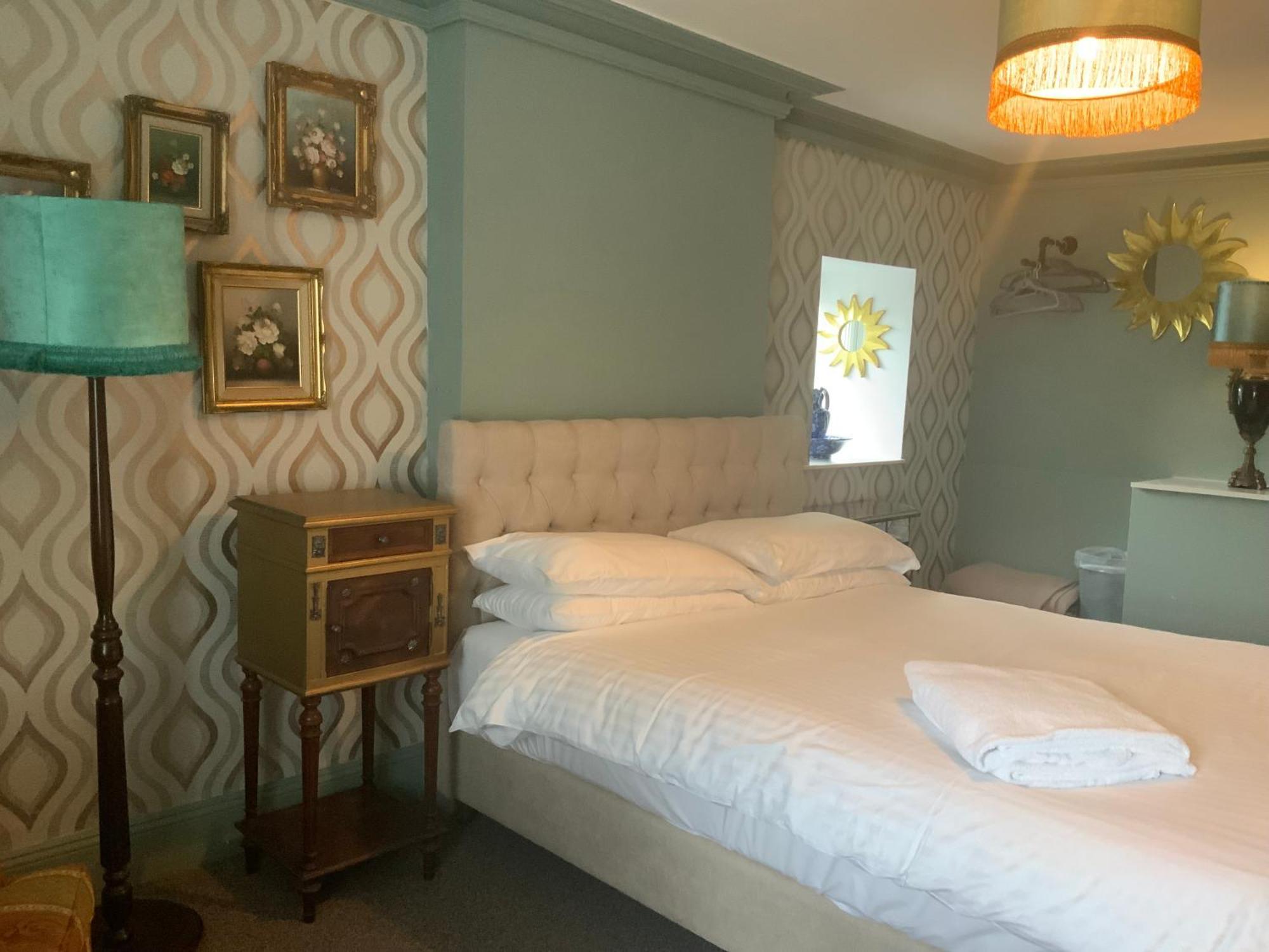 The White House Hotel Sennybridge Cameră foto
