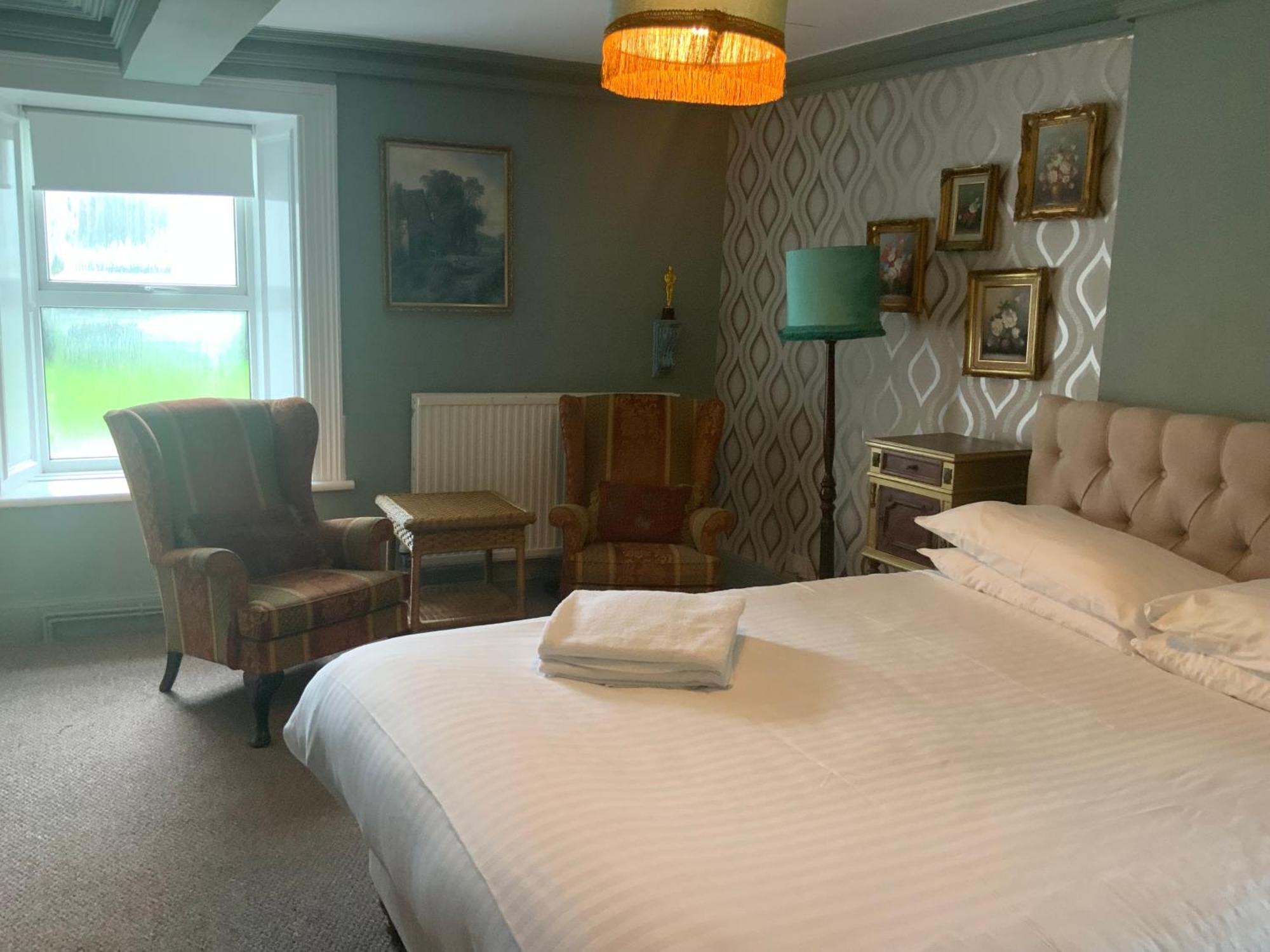 The White House Hotel Sennybridge Cameră foto