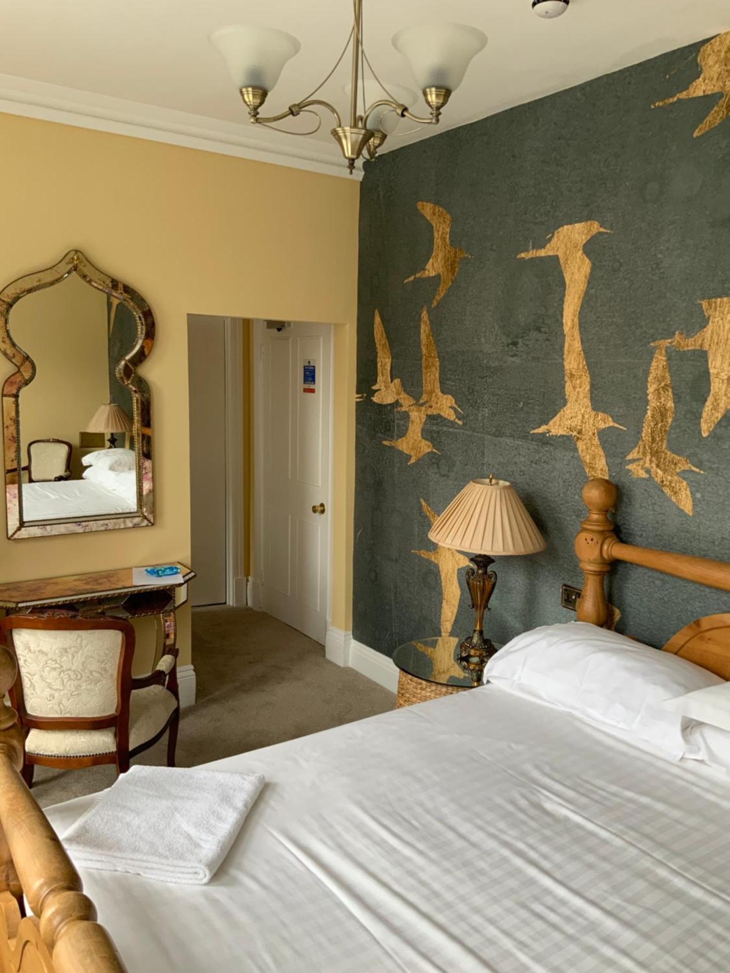 The White House Hotel Sennybridge Cameră foto